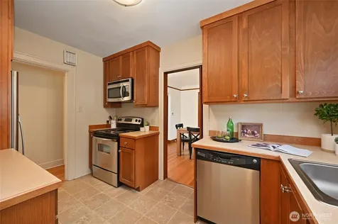 2562 6th Avenue W Seattle WA 98119