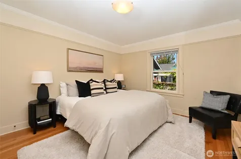 2562 6th Avenue W Seattle WA 98119