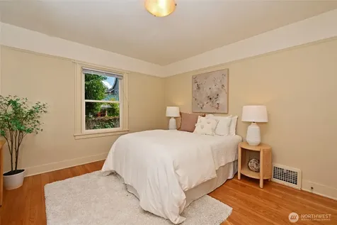 2562 6th Avenue W Seattle WA 98119