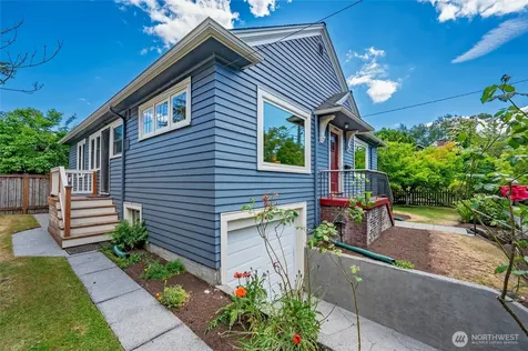 2562 6th Avenue W Seattle WA 98119