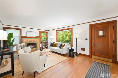 2562 6th Avenue W Seattle WA 98119