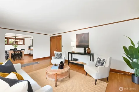 2562 6th Avenue W Seattle WA 98119