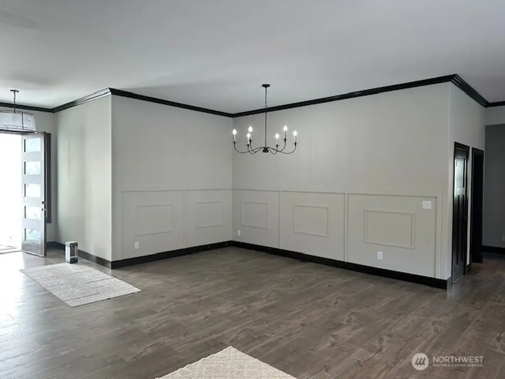 949 N Newport Loop East Wenatchee WA 98802