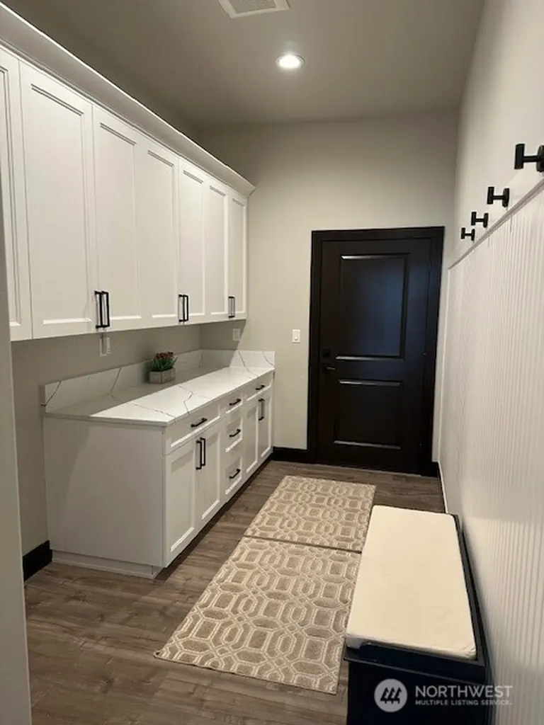 949 N Newport Loop East Wenatchee WA 98802