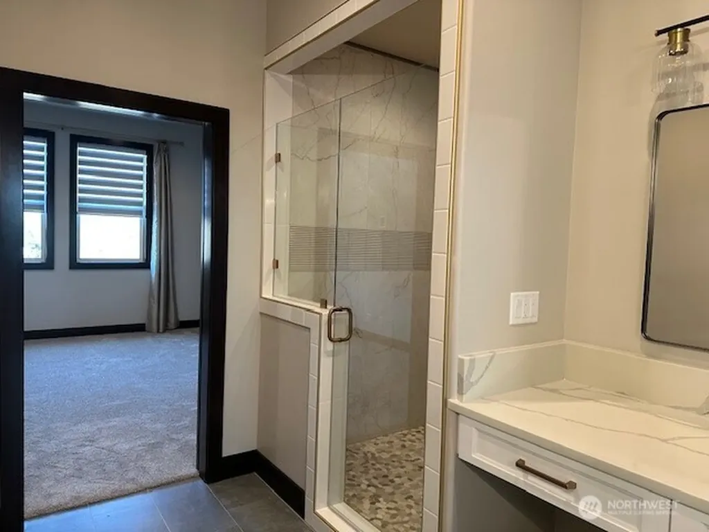 949 N Newport Loop East Wenatchee WA 98802