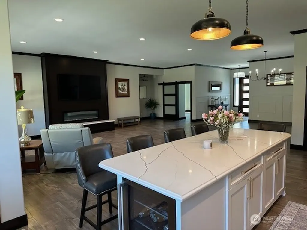949 N Newport Loop East Wenatchee WA 98802