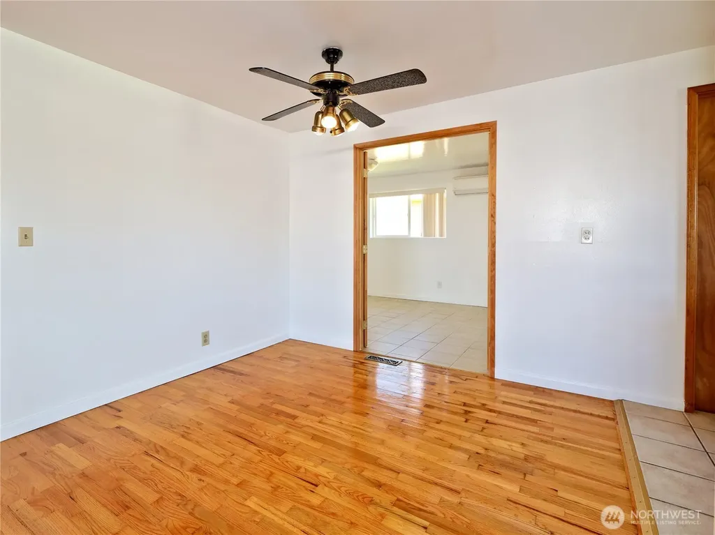 6811 27th Avenue S Seattle WA 98108