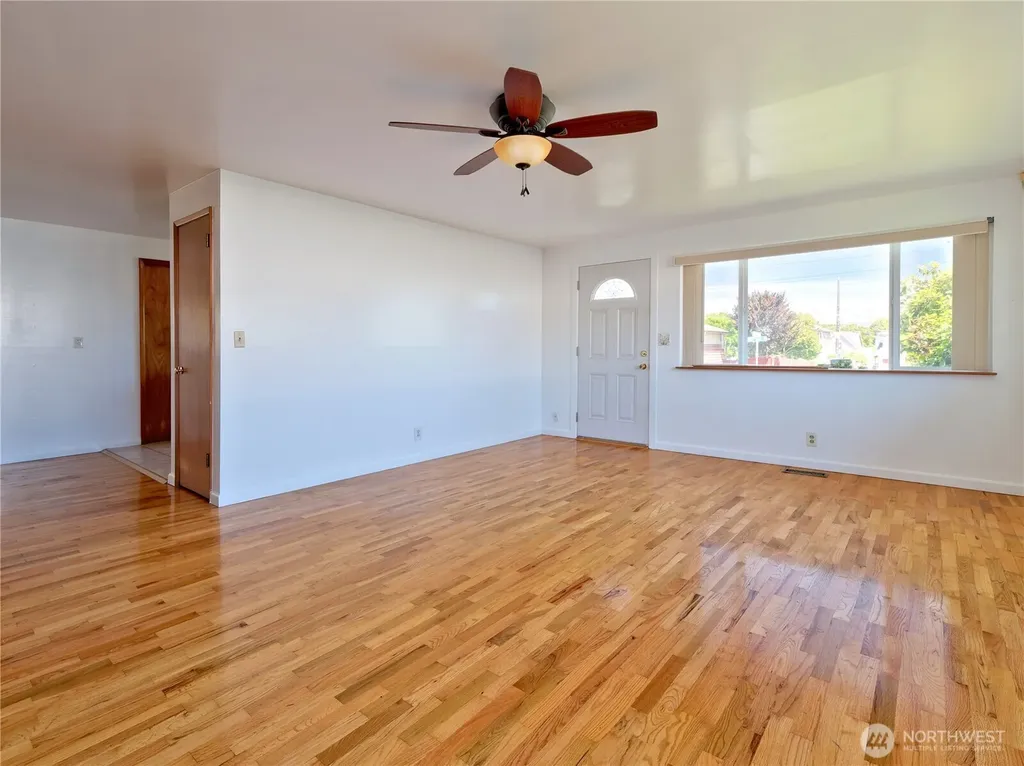 6811 27th Avenue S Seattle WA 98108