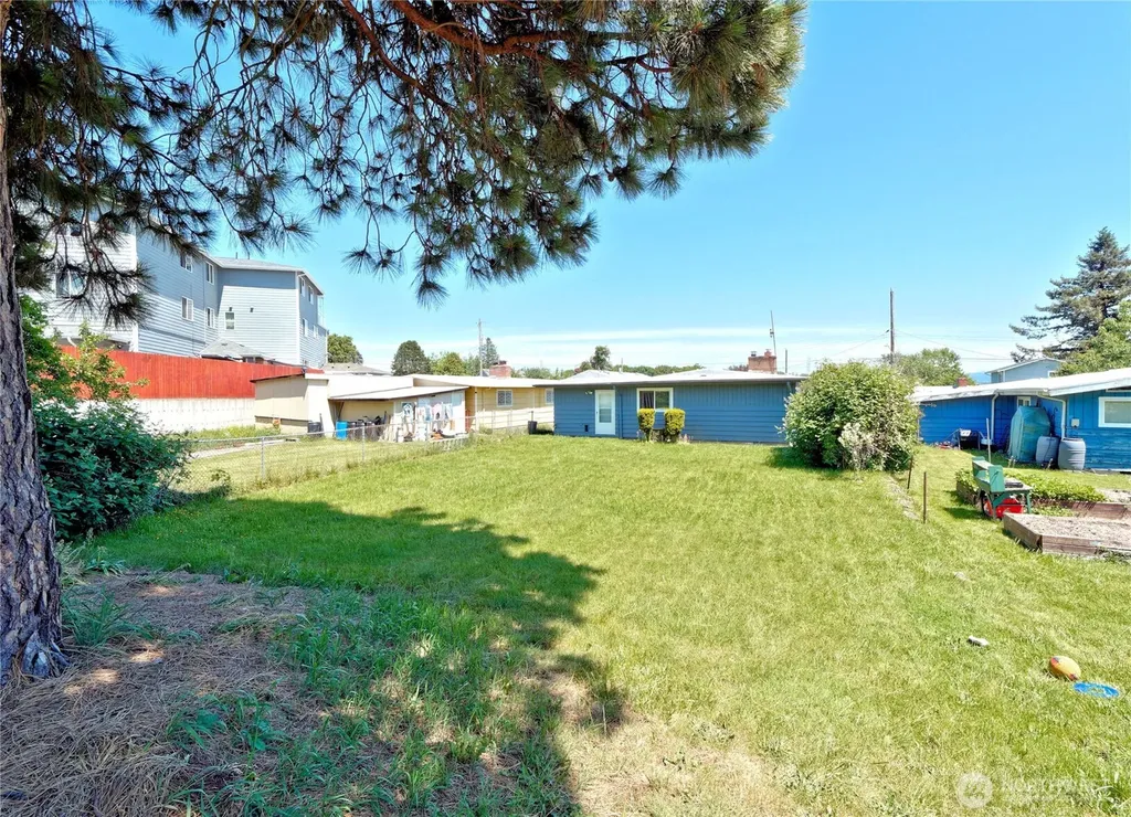 6811 27th Avenue S Seattle WA 98108