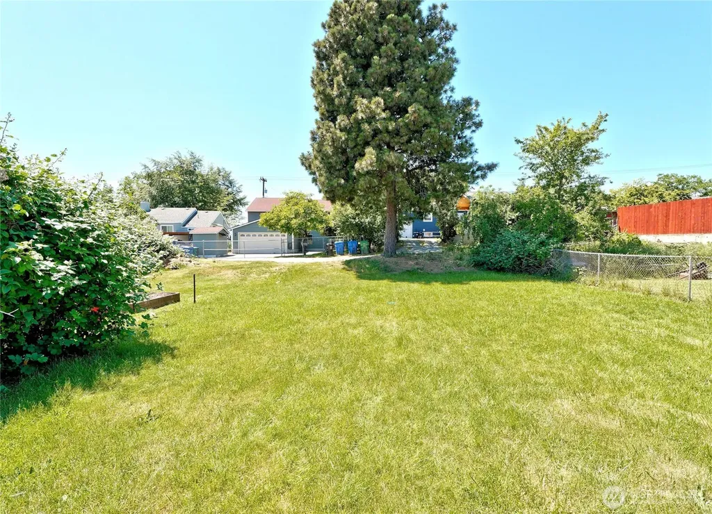 6811 27th Avenue S Seattle WA 98108