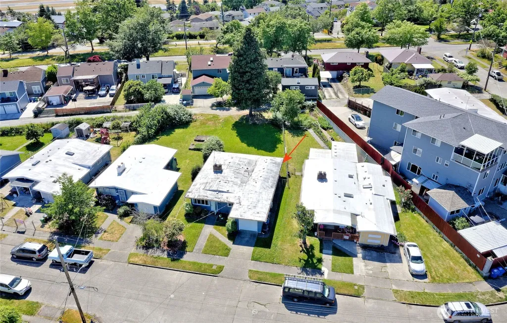 6811 27th Avenue S Seattle WA 98108