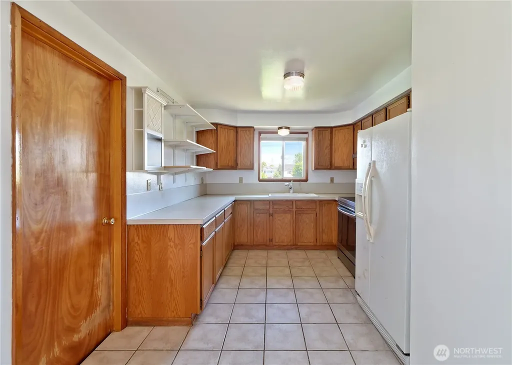 6811 27th Avenue S Seattle WA 98108