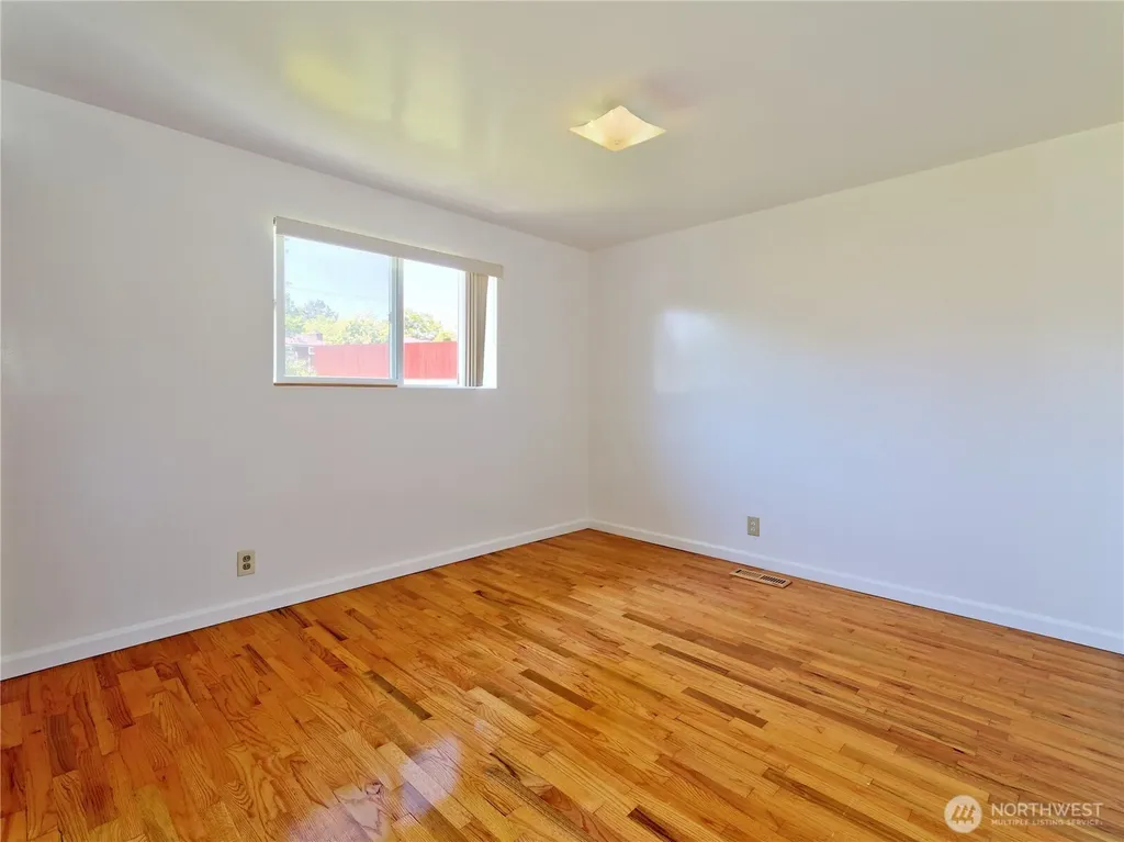 6811 27th Avenue S Seattle WA 98108