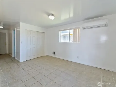 6811 27th Avenue S Seattle WA 98108
