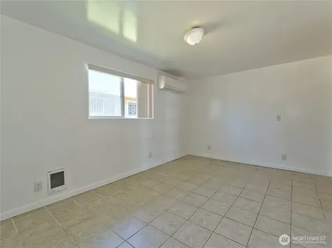 6811 27th Avenue S Seattle WA 98108