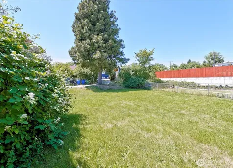6811 27th Avenue S Seattle WA 98108