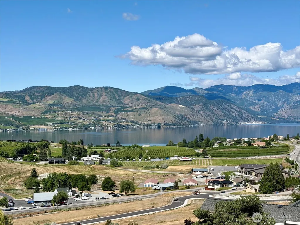 717 Golf Course Drive Chelan WA 98816