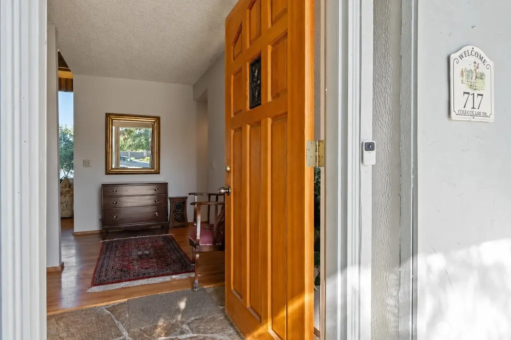717 Golf Course Drive Chelan WA 98816