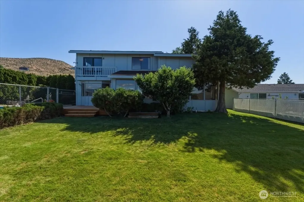717 Golf Course Drive Chelan WA 98816