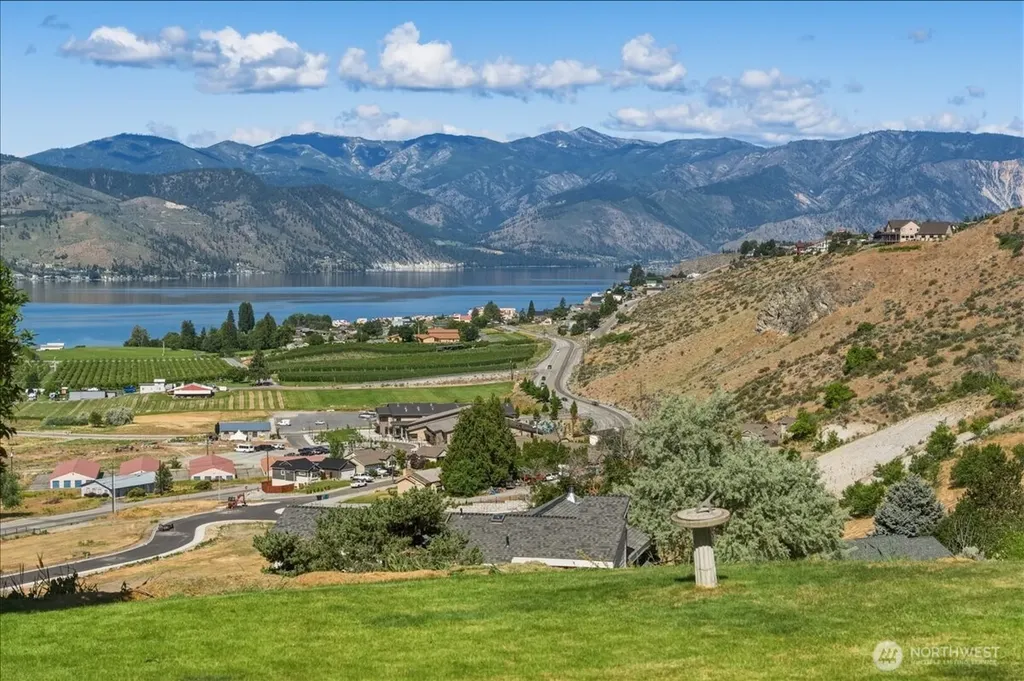 717 Golf Course Drive Chelan WA 98816