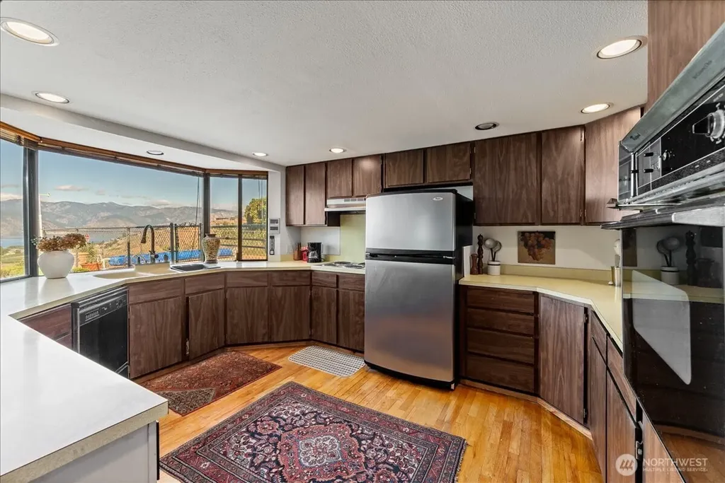 717 Golf Course Drive Chelan WA 98816