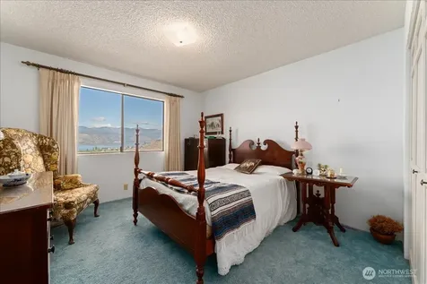 717 Golf Course Drive Chelan WA 98816