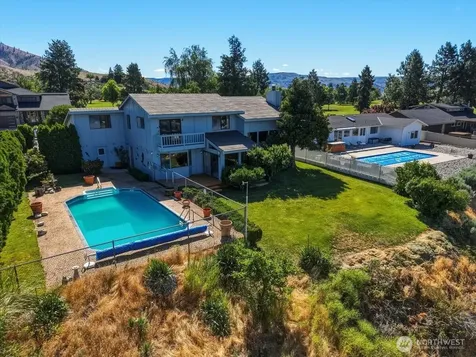 717 Golf Course Drive Chelan WA 98816