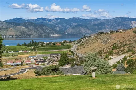 717 Golf Course Drive Chelan WA 98816