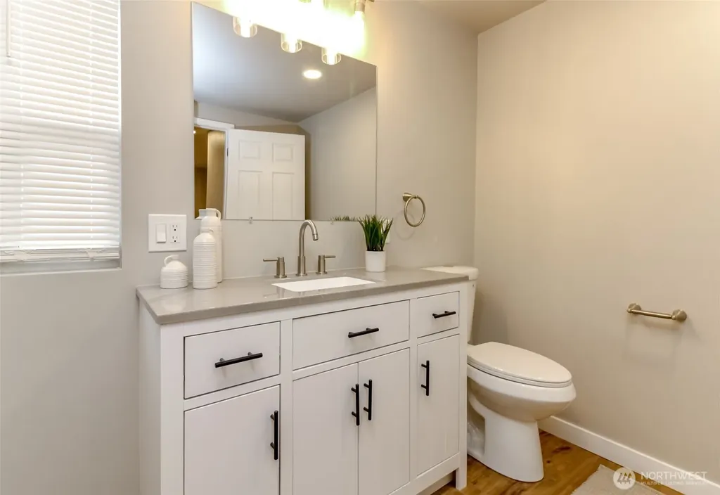22065 106th Place SE Kent WA 98031