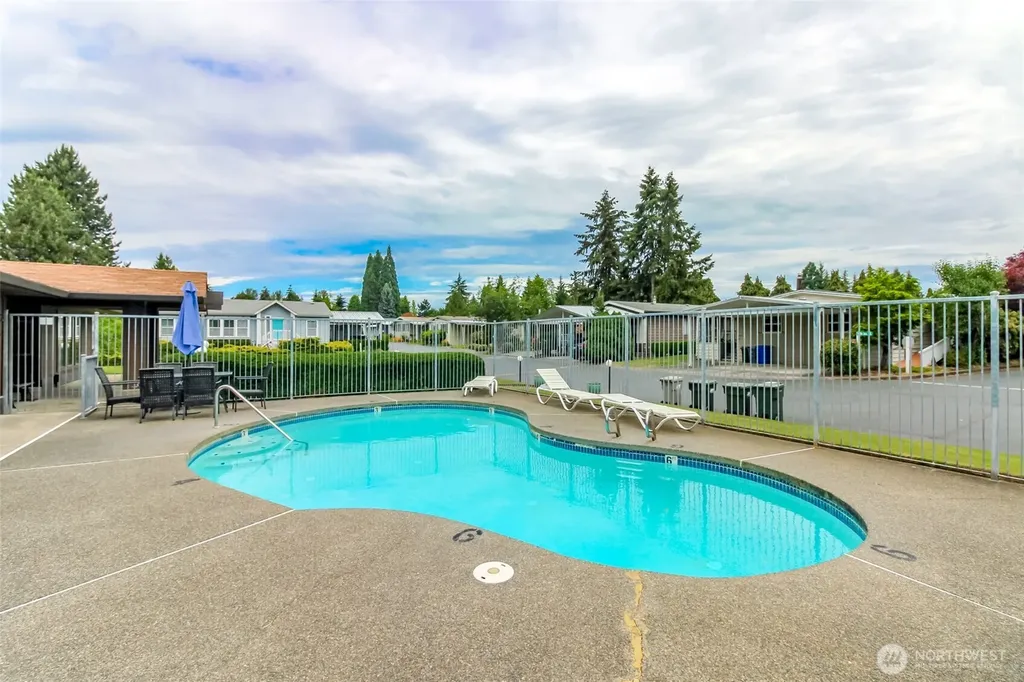 22065 106th Place SE Kent WA 98031