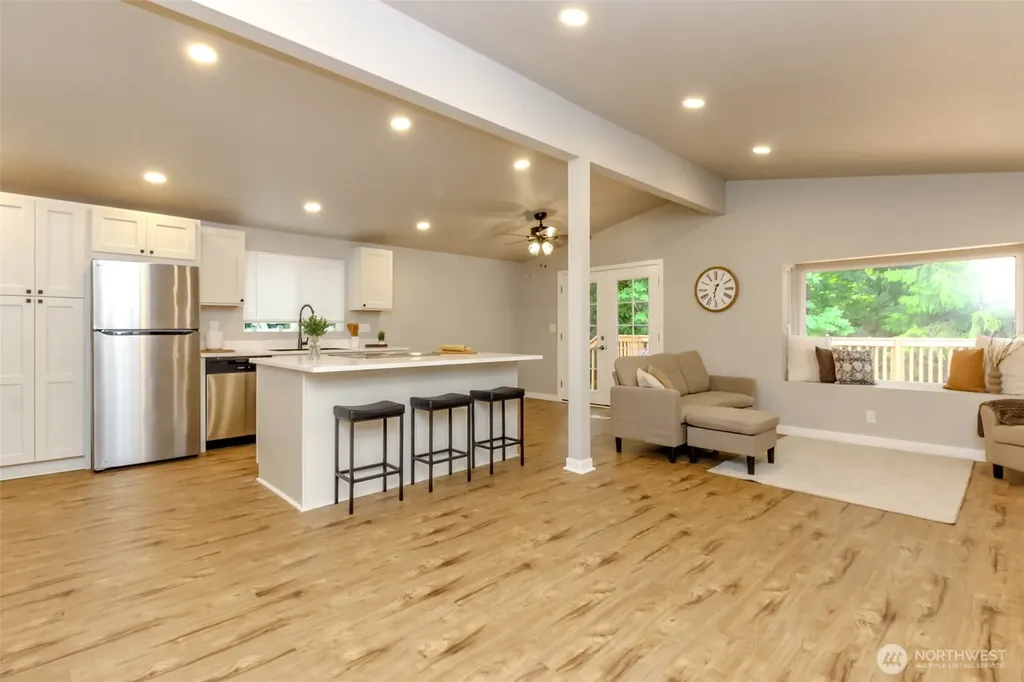 22065 106th Place SE Kent WA 98031