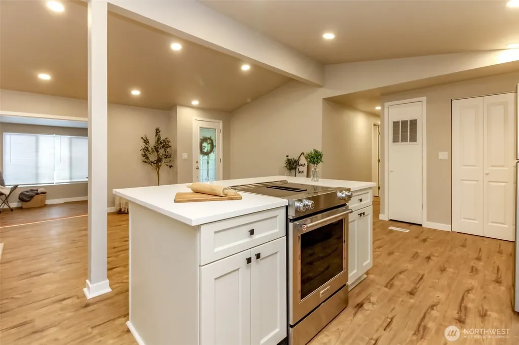 22065 106th Place SE Kent WA 98031
