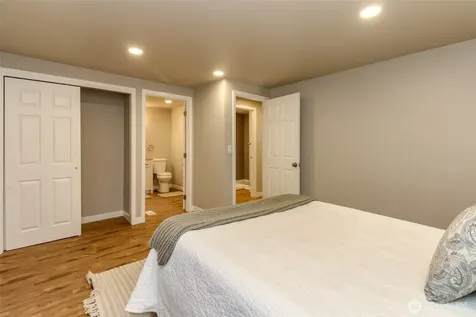 22065 106th Place SE Kent WA 98031