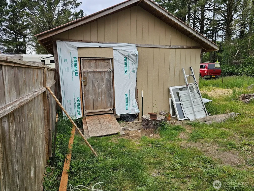 1022 Juniper Street Grayland WA 98547