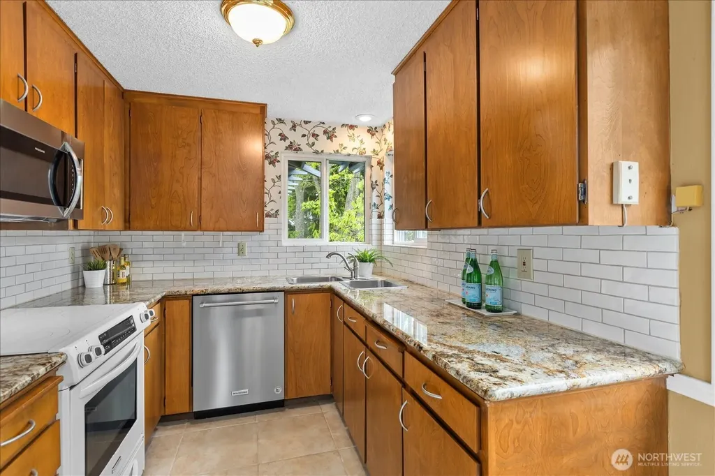 8505 236th Street SW Edmonds WA 98026
