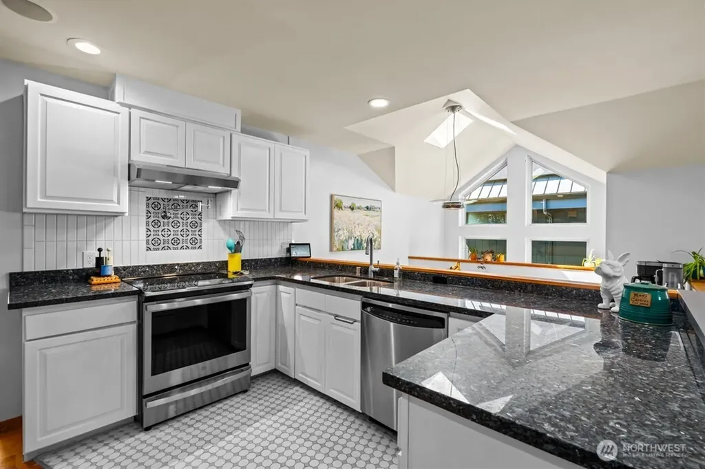 5653 34th Avenue SW Seattle WA 98126