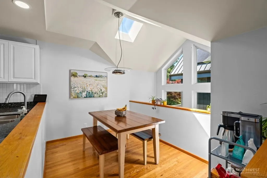 5653 34th Avenue SW Seattle WA 98126
