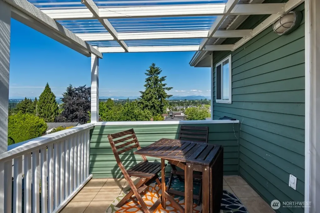 5653 34th Avenue SW Seattle WA 98126
