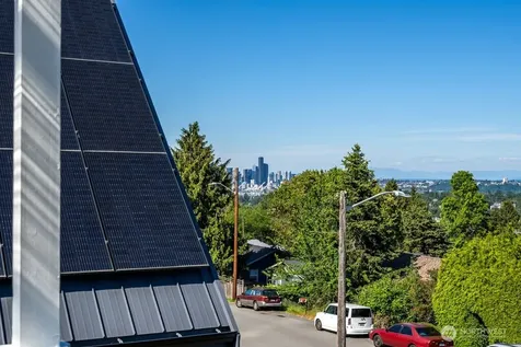 5653 34th Avenue SW Seattle WA 98126