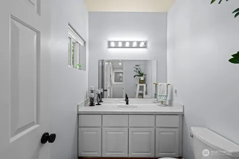 5653 34th Avenue SW Seattle WA 98126