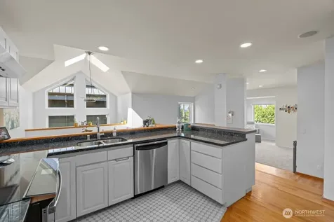 5653 34th Avenue SW Seattle WA 98126
