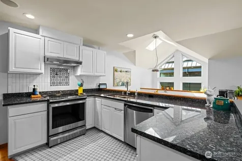 5653 34th Avenue SW Seattle WA 98126