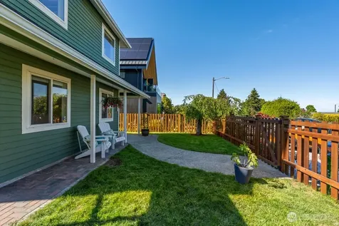 5653 34th Avenue SW Seattle WA 98126