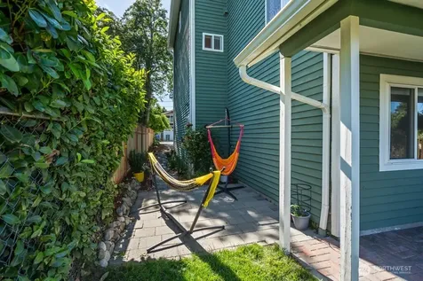 5653 34th Avenue SW Seattle WA 98126