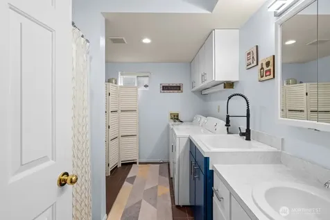 5653 34th Avenue SW Seattle WA 98126