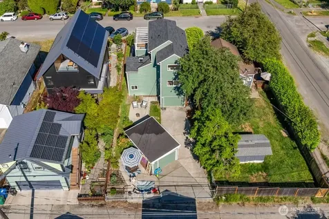 5653 34th Avenue SW Seattle WA 98126