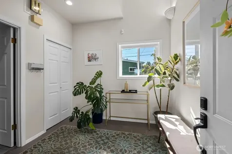 5653 34th Avenue SW Seattle WA 98126