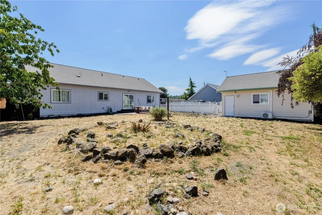 41 Smithfield Drive Sequim WA 98382