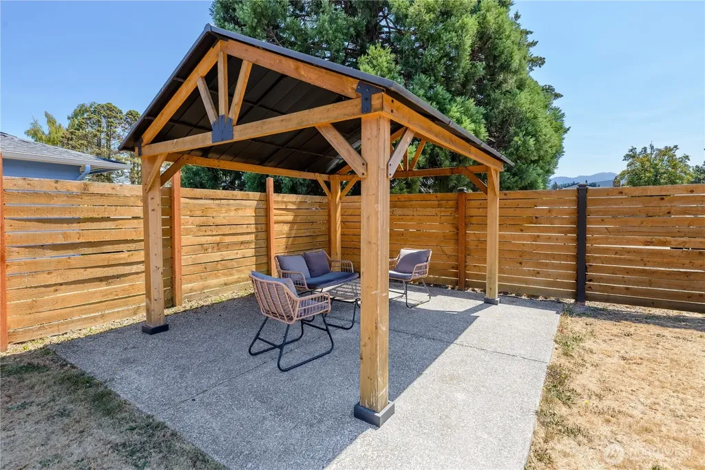 41 Smithfield Drive Sequim WA 98382