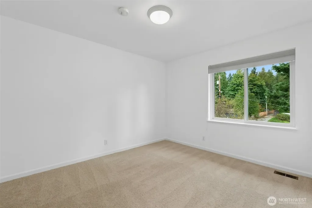 1132 Crawford Road Lynnwood WA 98036